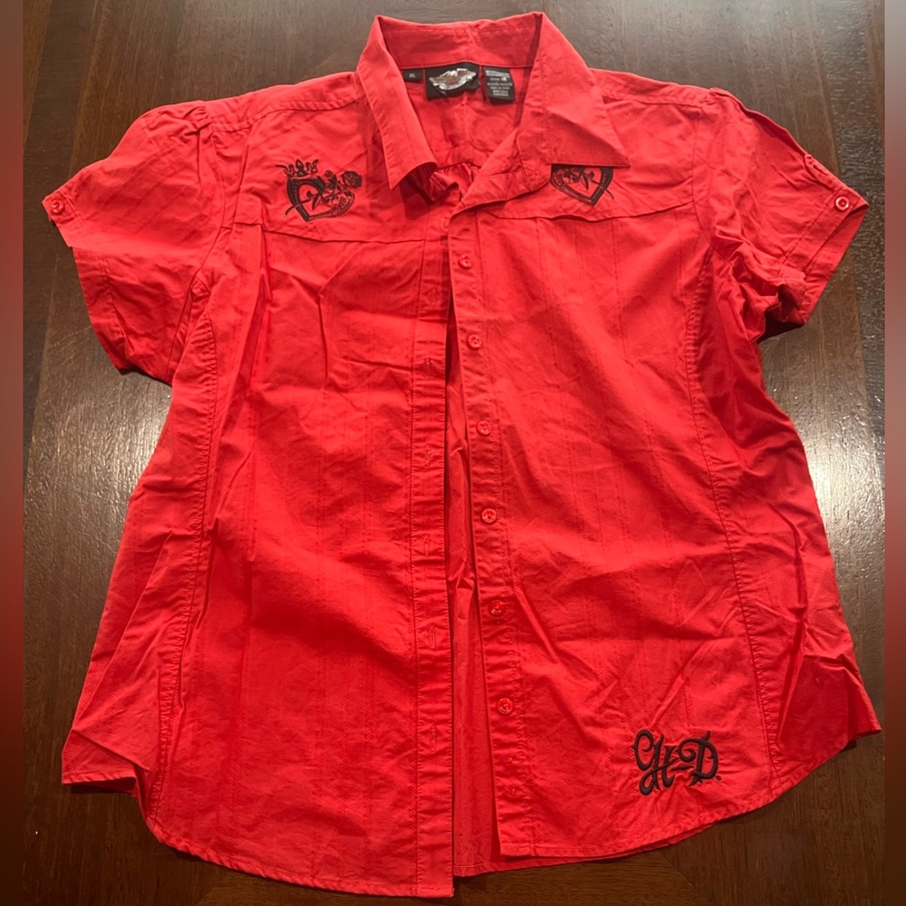 Harley Davidson women’s XL Red Button Up Shirt blouse Embroidered Short Sleeve